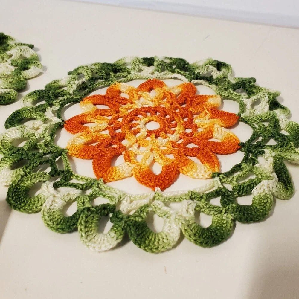 Vintage Swedish‎ (Dalarna) 1960's Set of Hand Crocheted Sunburst Flower Dollies
